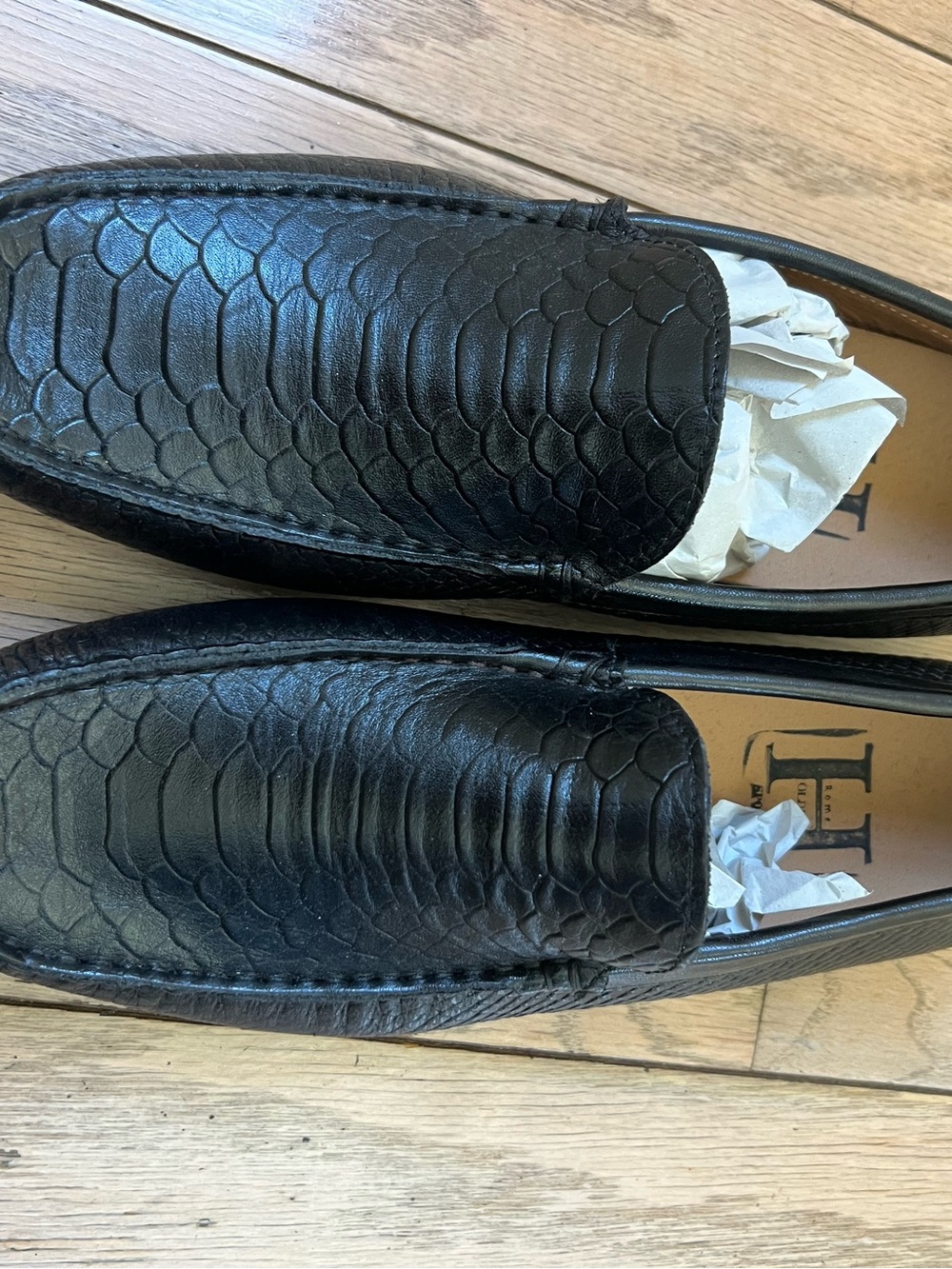 Black Men’s Slip-On Leather Loafers moccasin with Textured leather made in Italy